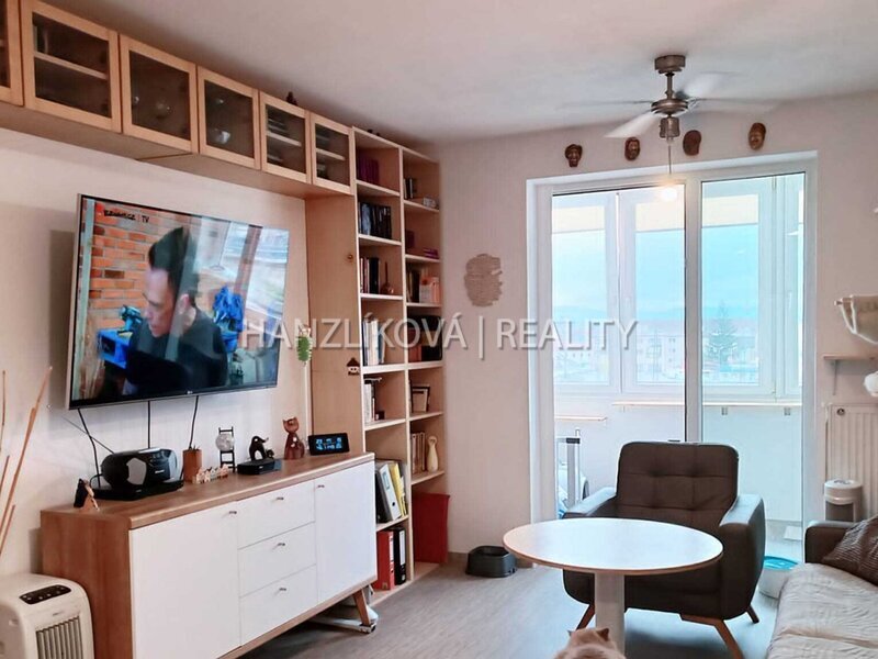 prodej nového bytu 2+kk s lodžií, balkonem a garážovým stáním, bytový dům Dobrovodská, Č. Budějovice