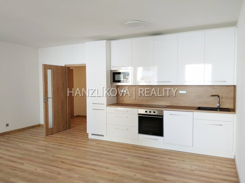 Pronájem novostavby bytu 1+kk s balkonem, Bytový dům Nová Vltava