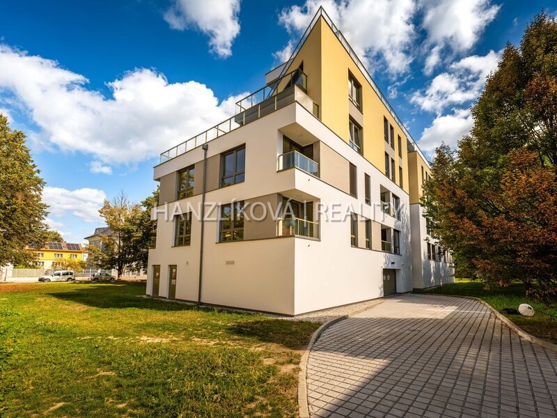 Pronájem novostavby bytu 3+kk s terasou, byt číslo B.29, residence Hálkova, ČB