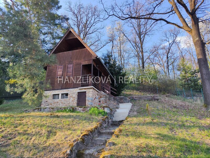 Pronájem dřevěné, plně vybavené chaty na pozemku o výměře 285 m2, Vodňany