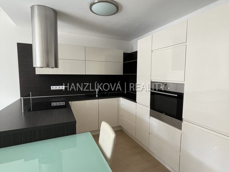 Pronájem bytu 3+kk s lodžií, B. Smetany