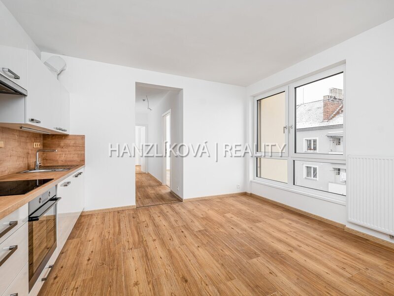 Pronájem novostavby bytu 3+kk s lodžií a garážovým stáním, byt číslo B.26, residence Hálkova, ČB
