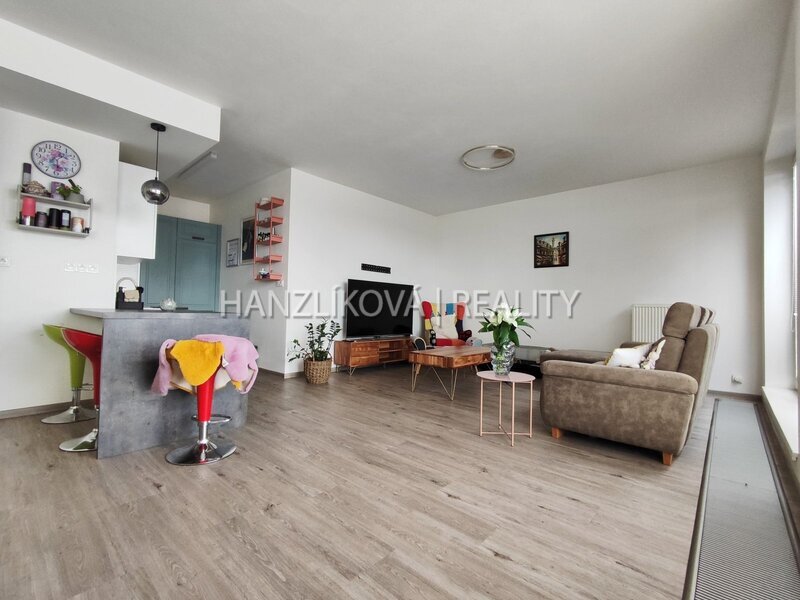 Pronájem luxusního bytu 3+kk s velkou terasou v 5.NP, byt A.5.5, rezidence DLOUHÁ LOUKA 2.etapa