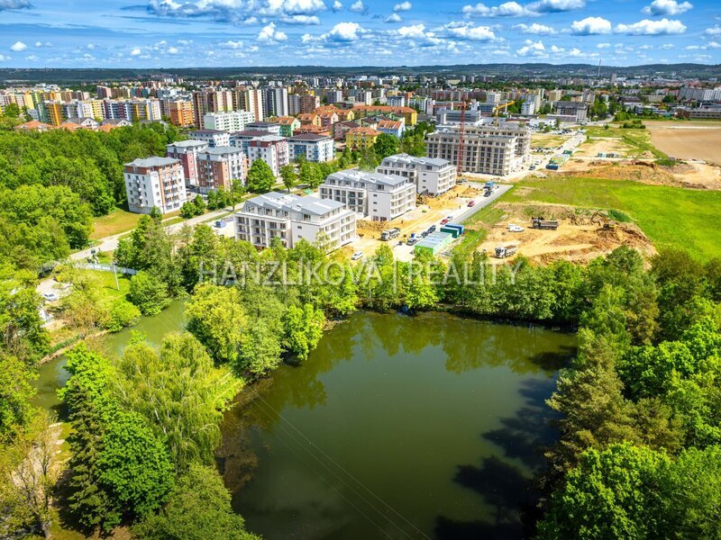 Pronájem nadstandardního bytu 4+kk 103 m2 s terasou  55m2 , byt B.P.1- terasy Branišovská, ČB