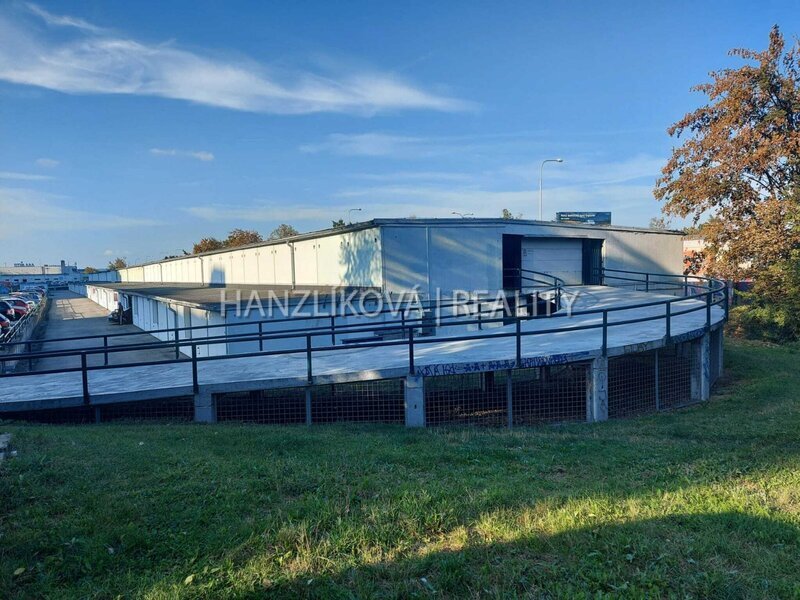 Nabízíme k pronájmu garáž v ulici Krčínova