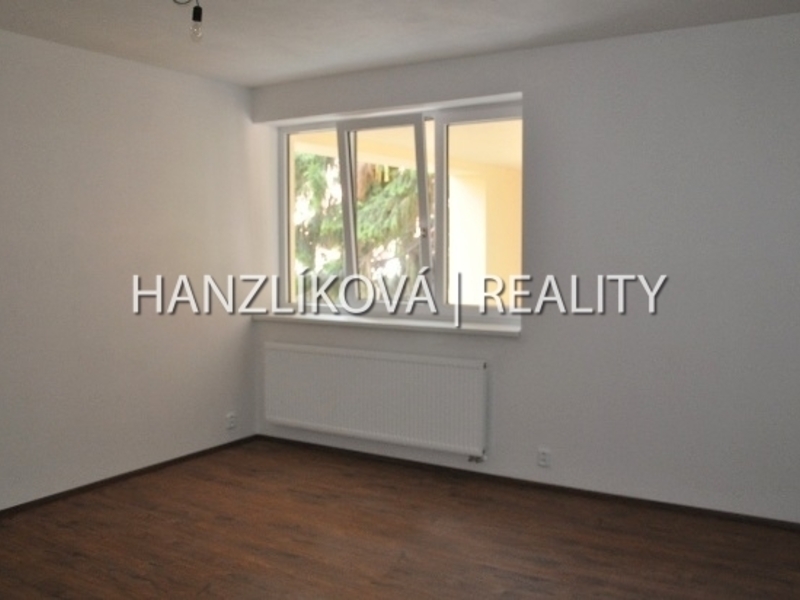 Pronájem nebytového prostoru (ateliéru) o velikosti 23 m2, Klavíkova ulice