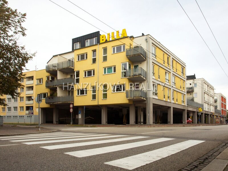 Pronájem garážového stání v bytovém domě BIOS, Pekárenská