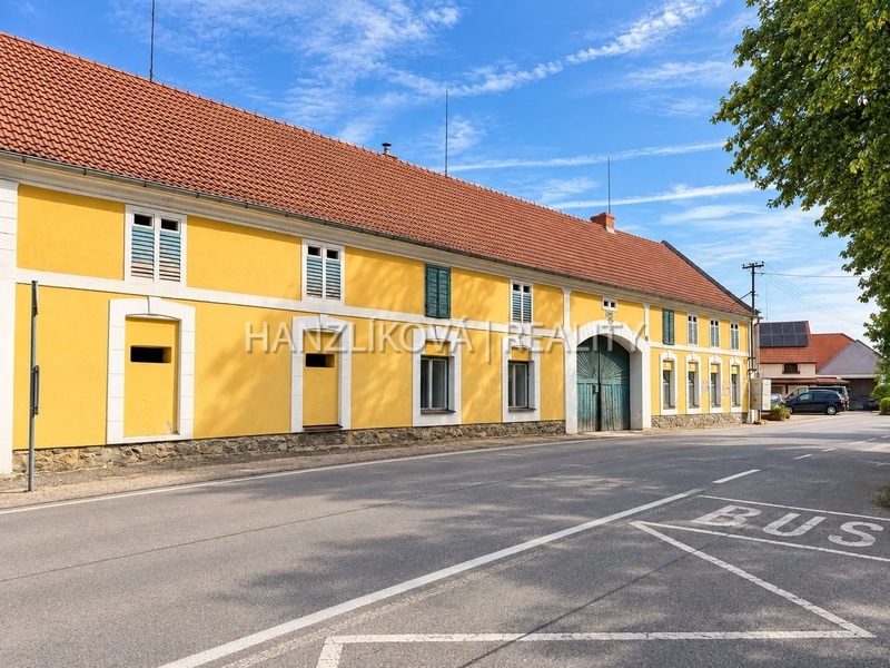 prodej stavení s pozemky o výměře 1199 m2, Branišov u Českých Budějovic