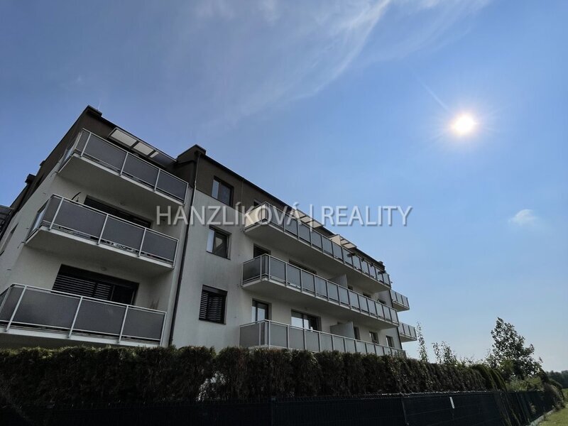 Pronájem novostavby bytu 3+kk  s terasou, Rožnov