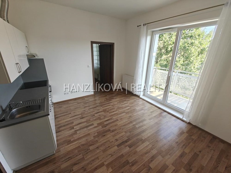 Pronájem novostavby bytu 2+kk (č.9) s balkonem, U Lesa 3.etapa, ČB