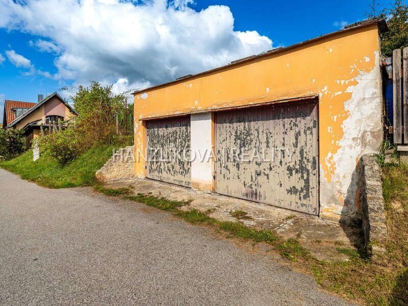 prodej zahrady 190 m2 se zděnou dvojgaráží - Rudolfov u Českých Budějovic