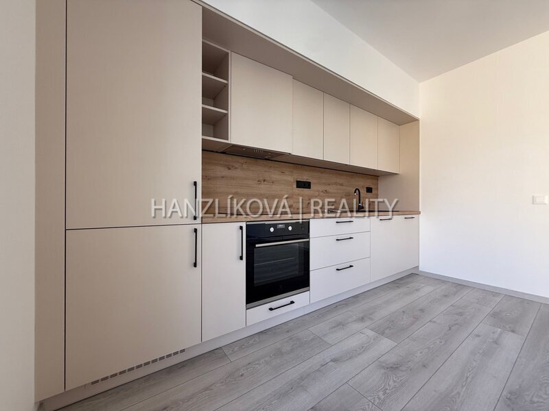Pronájem novostavby bytu 3+kk s lodžií, byt číslo B.19, residence Hálkova, ČB