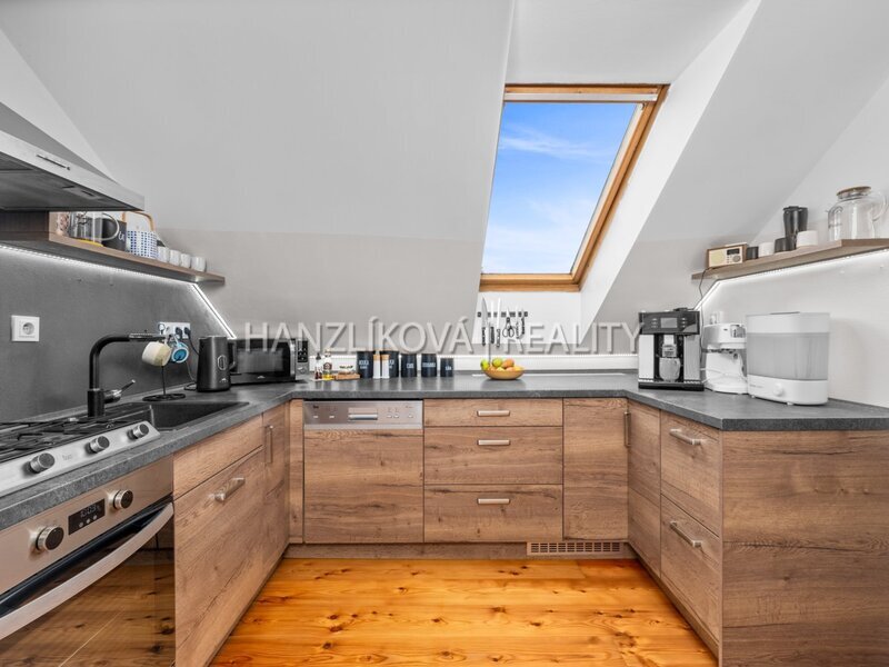 pronájem bytu 2+1, 67 m2, Rudolfovská tř. České Budějovice