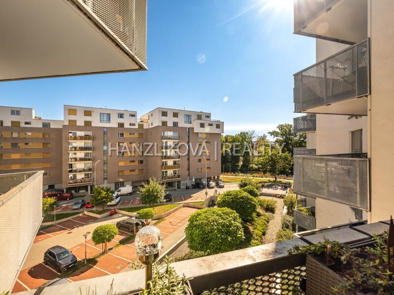 Prodej nadstandardního bytu 3+1 v 5.NP s terasou, byt A.5.1, rezidence DLOUHÁ LOUKA 2.etapa